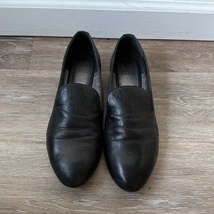 Black business loafers (Johnston & Murphy)